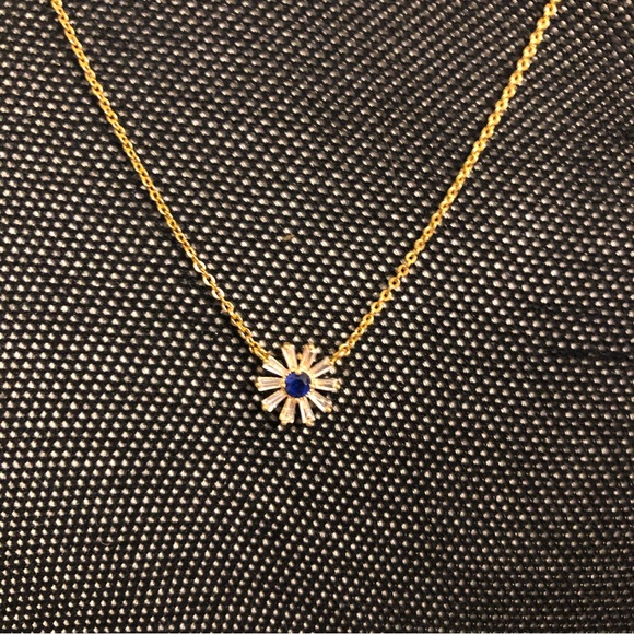Flower Pendant Necklace - Picture 4 of 5